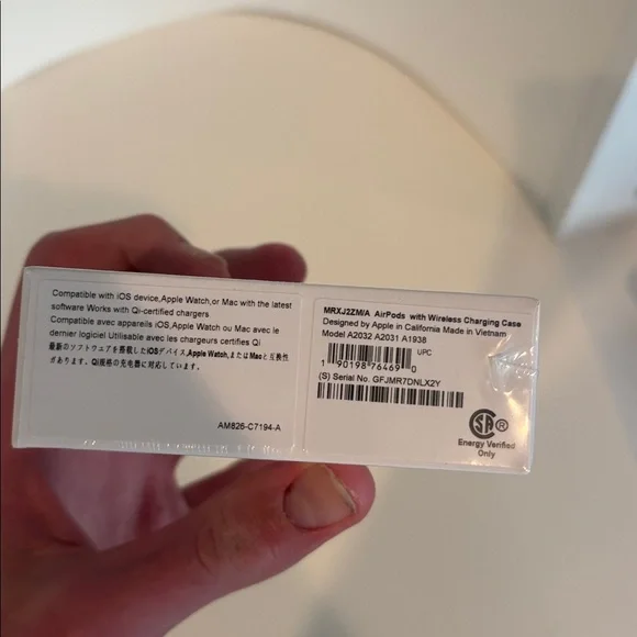 AirPod gen 2 - Picture 3 of 3